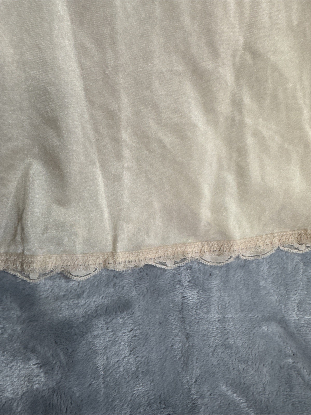 Vintage 1960’s Slip Ivory Nude Lace Slit Pretty Detailing Nightgown Sz S/M