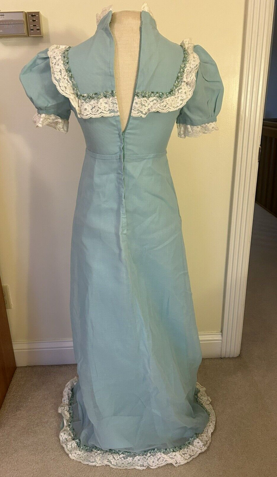 Vintage 70’s Bridesmaid Formal Maxi Gown Lace Floral Trim Sleeves