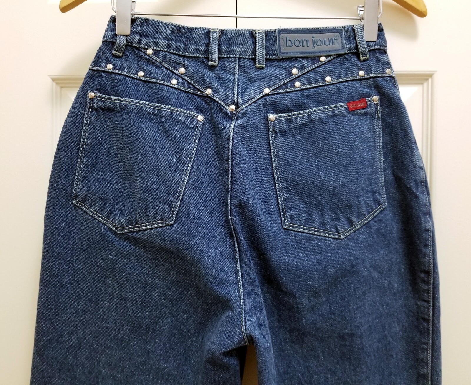 Women’s Vintage Bonjour Medium Wash Blue Denim Silver Metal Studded Jeans Sz 12
