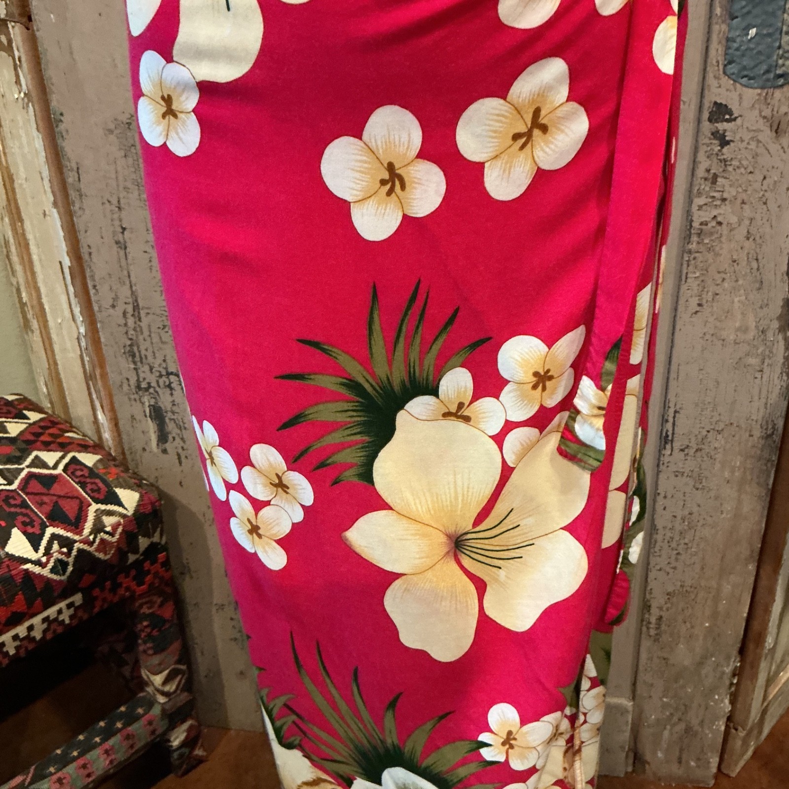 Vtg 2 piece Smocked Ruffle- Shoulder Top & wrap skirt Tropical/Hawaiian Print