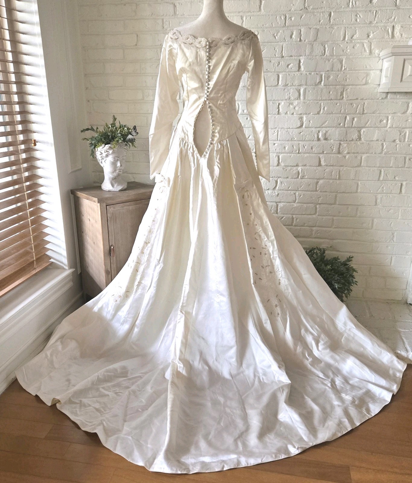 Vtg 1950s Romantic Ivory Beaded Lace Applique Wedding Gown, XS/2