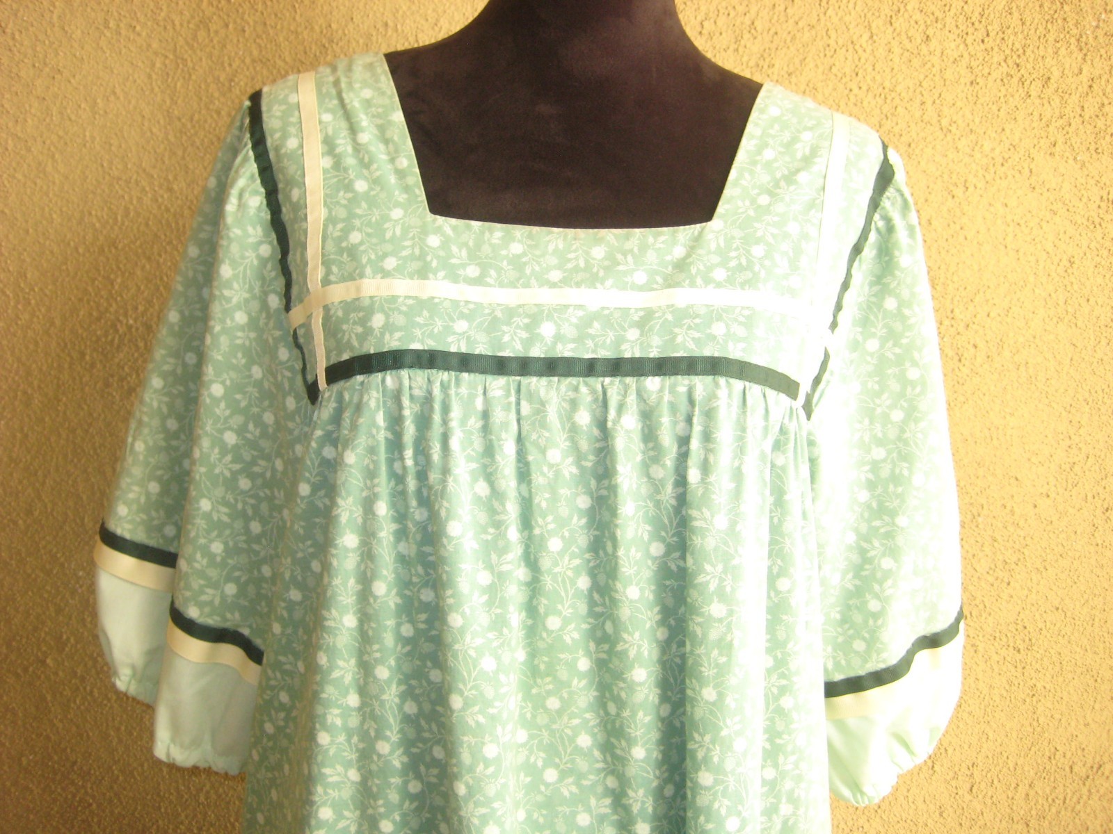 Vintage Hilda Hawaii sage floral ruffle hem puff sleeves muumuu long dress M