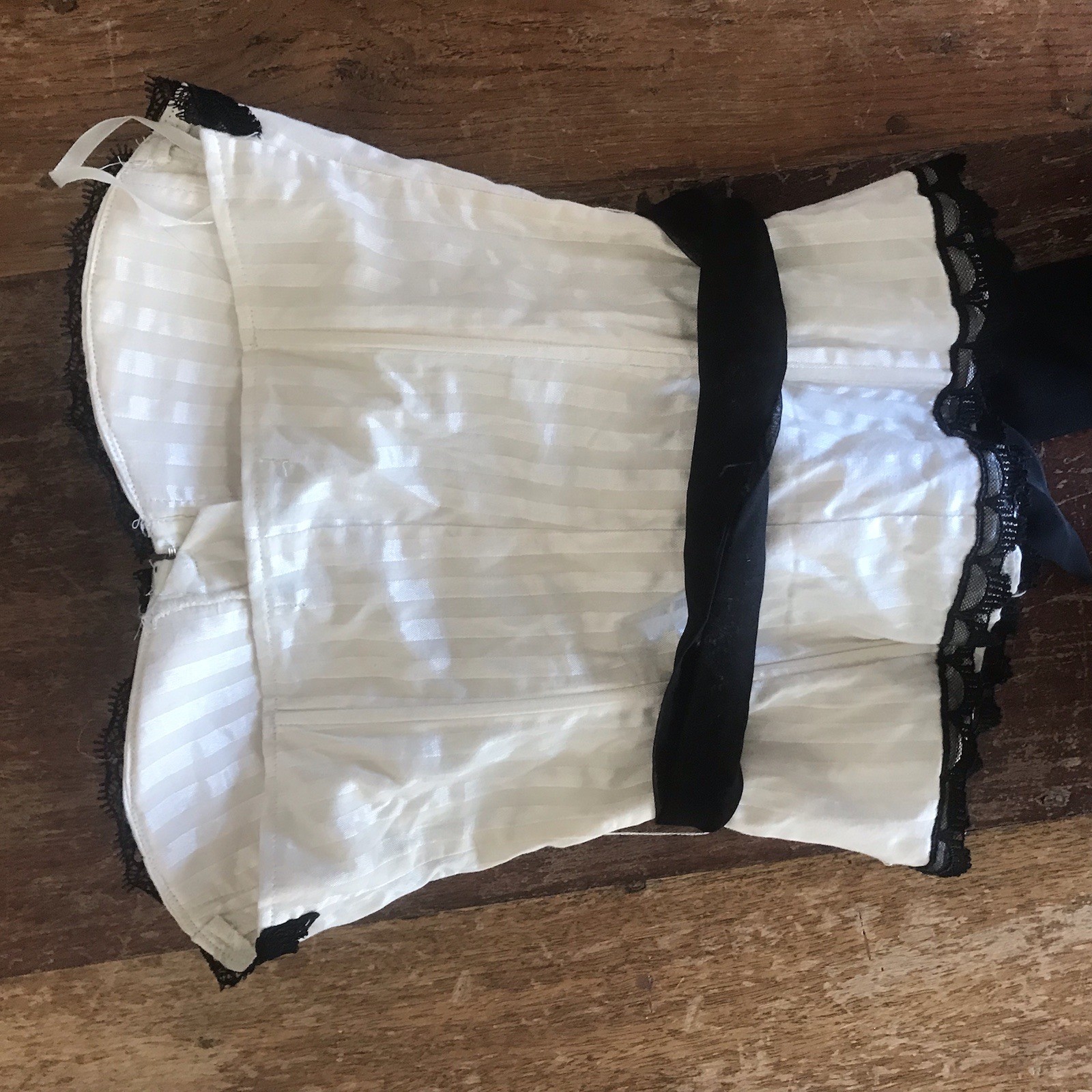 VTG y2k Charlotte Russe bustier corset fitted strapless top rhinestone loops