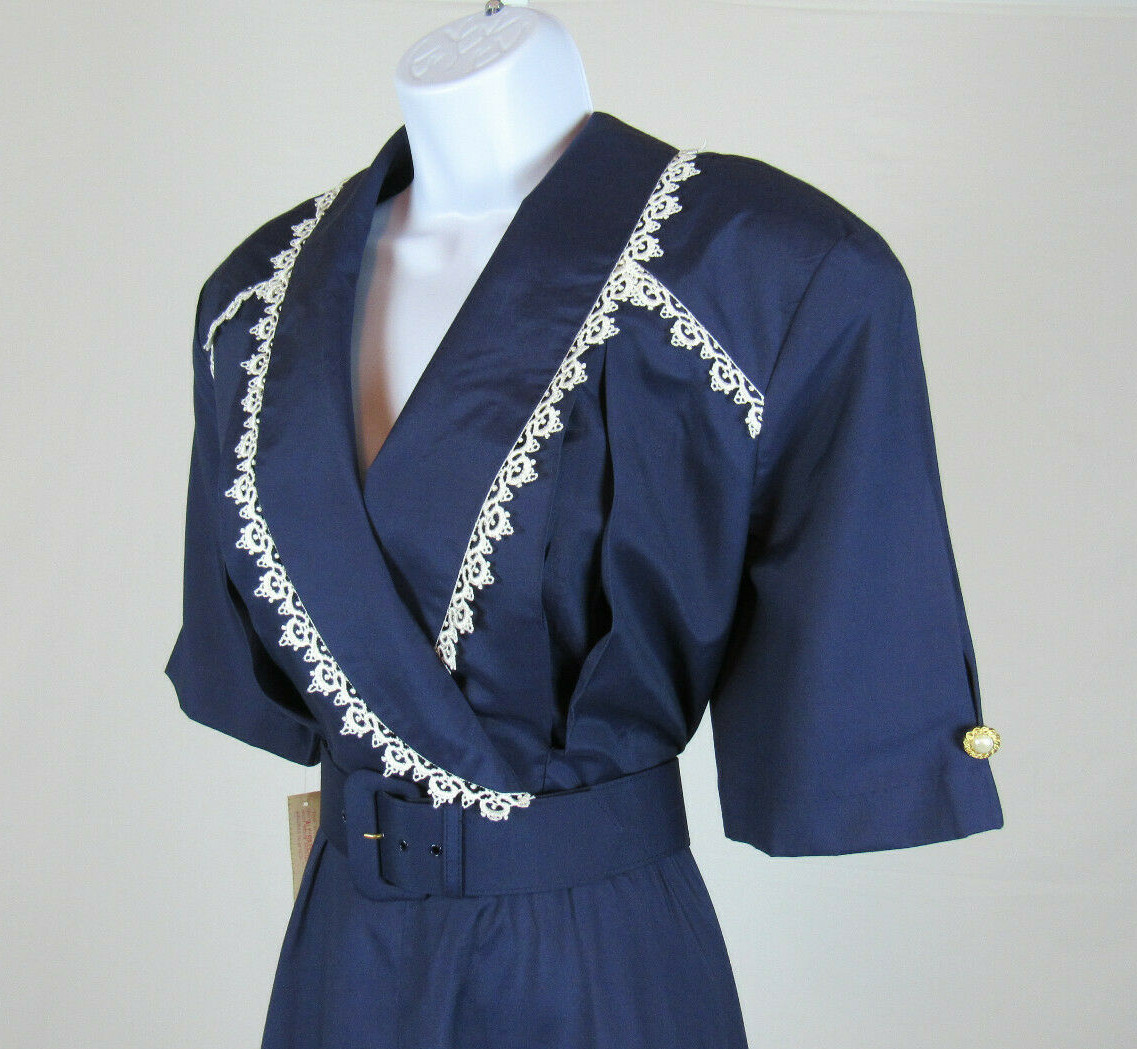 VTG 1970s 80s BETSY LAUREN BLUE DRESS SIZE 9-10 WHITE LACE TRIM BELT POLY RAYON