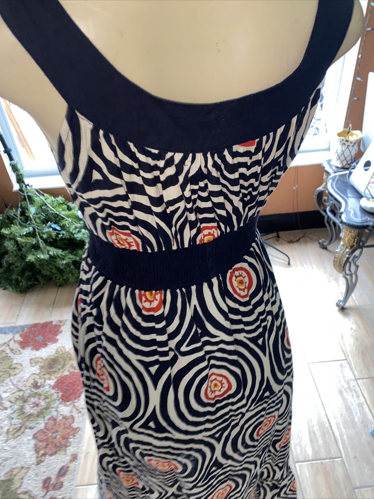 VTG PSYCHEDELIC B/W SWIRLS EMPIRE ELASTIC WAIST JEWELS NECKLINE DRESS M ngg
