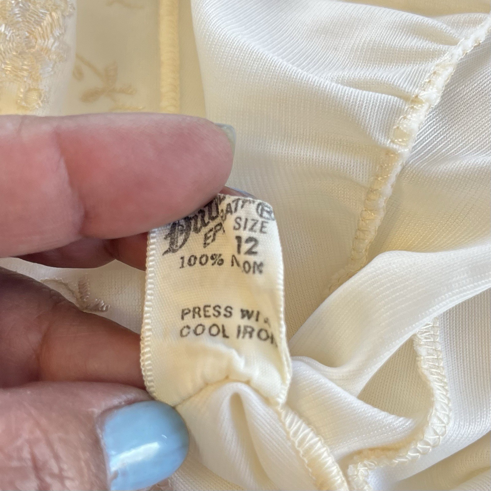VTG 50s Full Dress Slip DUTCHMAID Nylon Lace Ivory Embroidery Scalloped Size 32