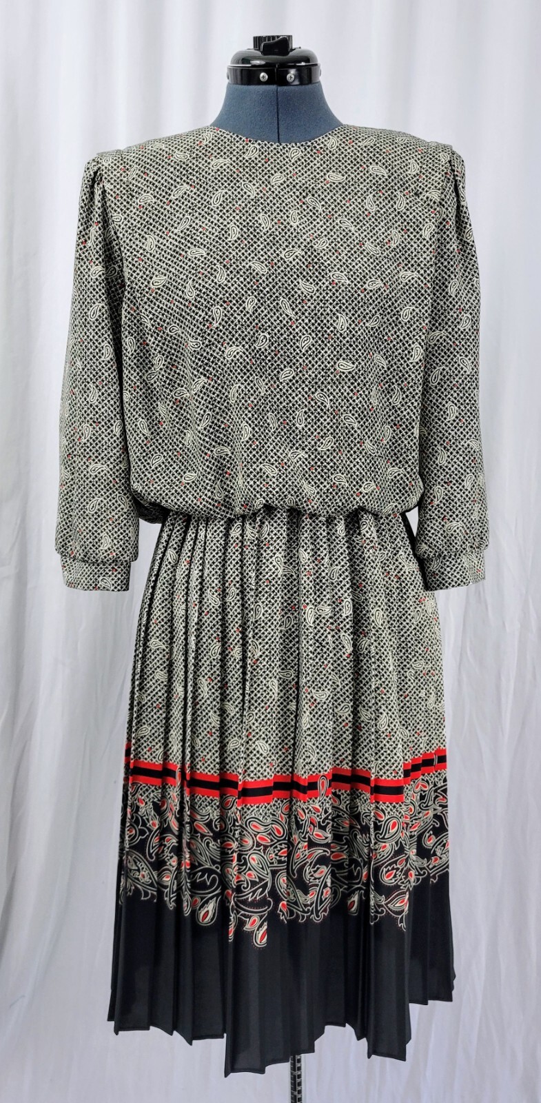 Vtg VLP Petites Cream & Black Patterned Dress w Red Acc & Border Trim Size 12
