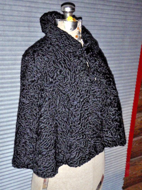 Vintage 1940’s Black Genuine Black Persian Lamb Cape Sz M Gupchi Furrier EXC!