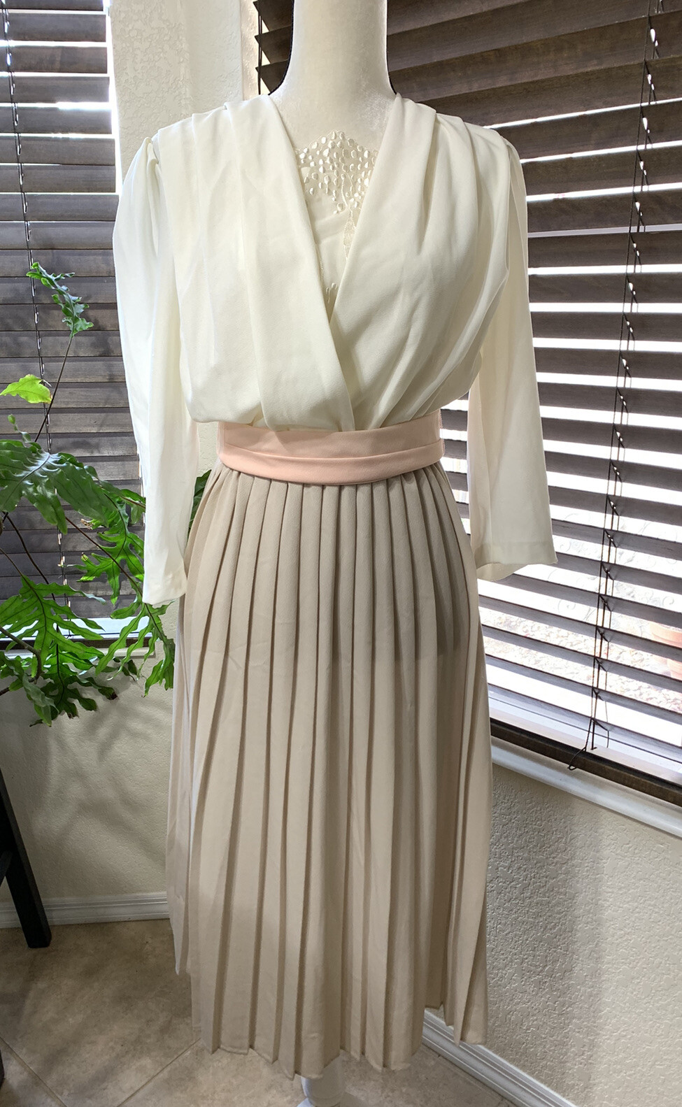Vintage Jenny USA Pleated Dress Size 10 Embroidered Neapolitan Color Wave