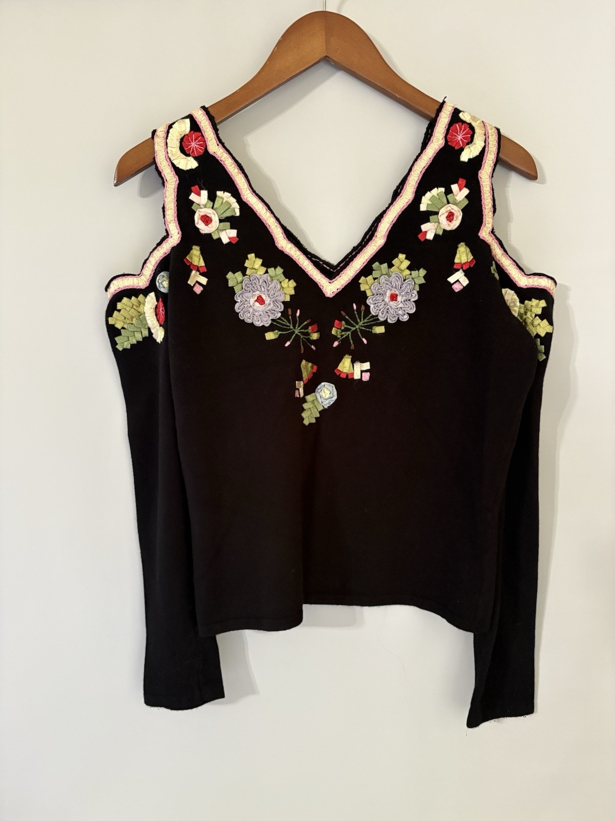 Dolce Cabo Y2K Sweater Black Embroidered Floral Cold Shoulder Women’s Large