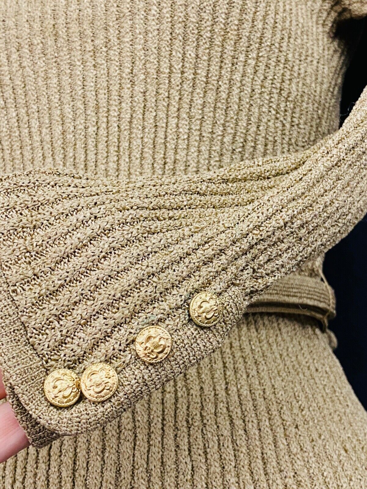 Vintage 1970s tan ribbed sweater knit belted fitted top shirt long sleeves S M