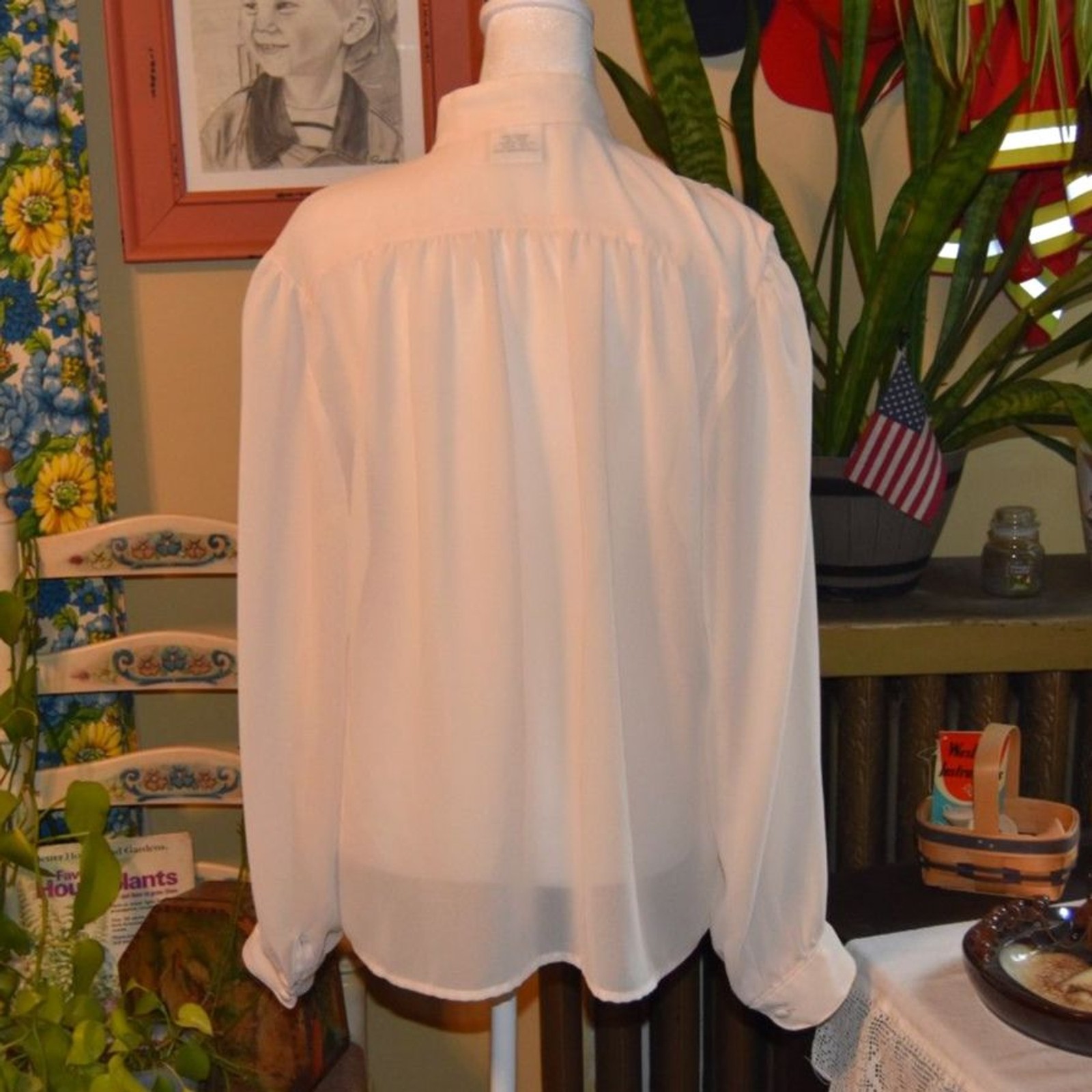 Vintage 1980s Victorian Revival Blouse Embroidered Flower Cream Size XL
