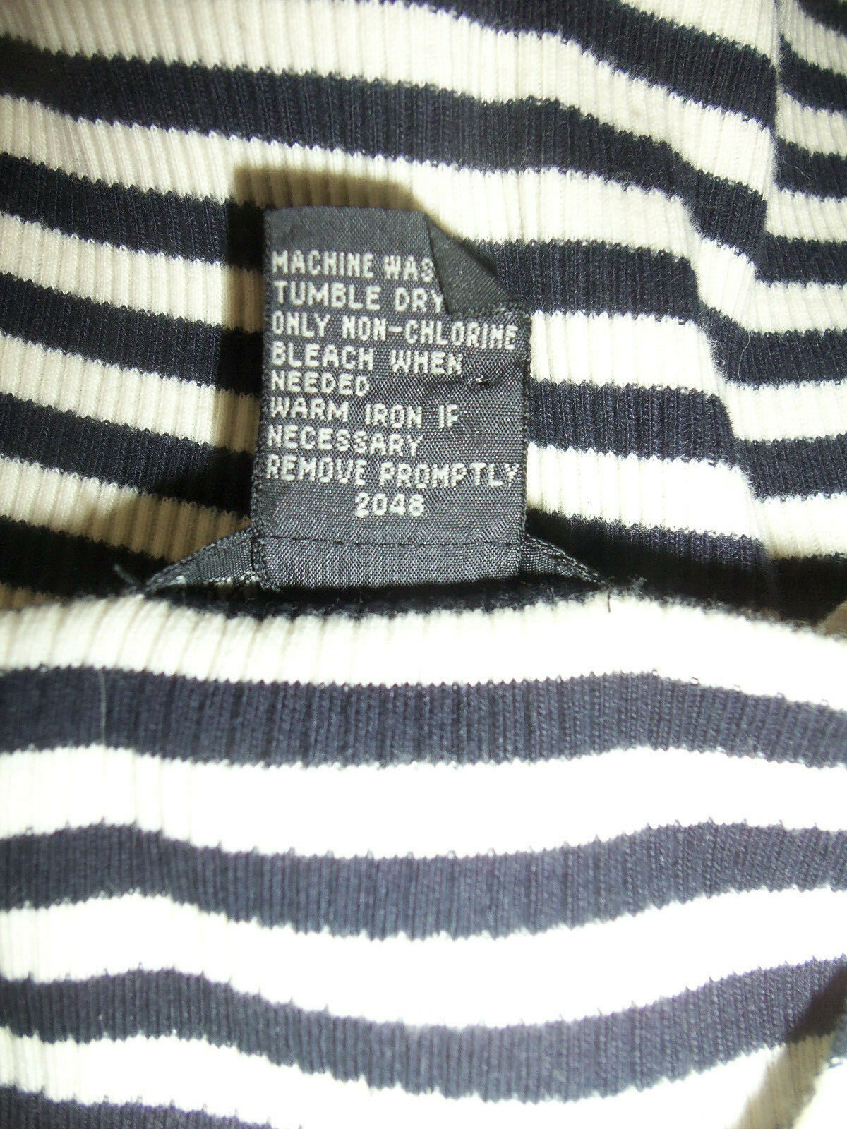 Vintage Banana Republic Navy Blue Cream Cotton Ribbed Knit Long Sleeve T-Shirt M