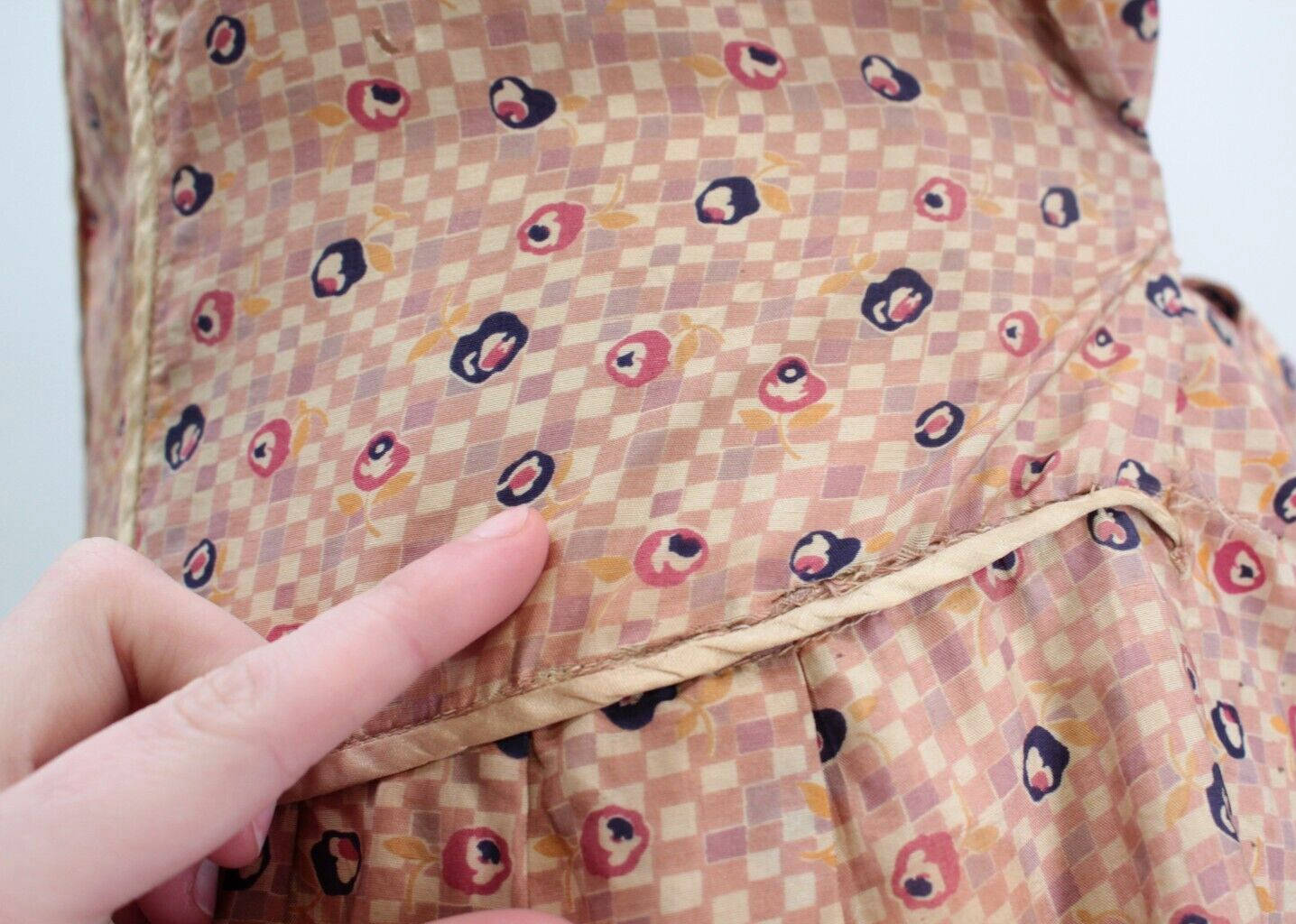 VTG Women’s 20s Tan & Peach Silk Drop Waist Dress W/ Floral Print 1920s Sz S/M