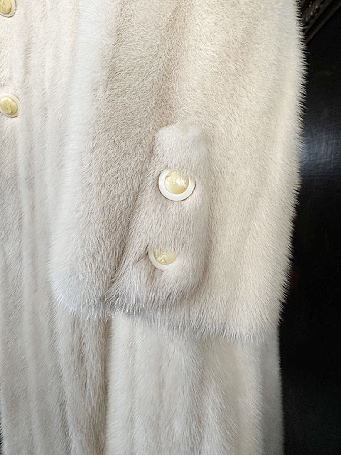 Vintage 1950’s 1960s Double Breasted EMBA Mink Fur Coat – Pale Beige Blond, Soft