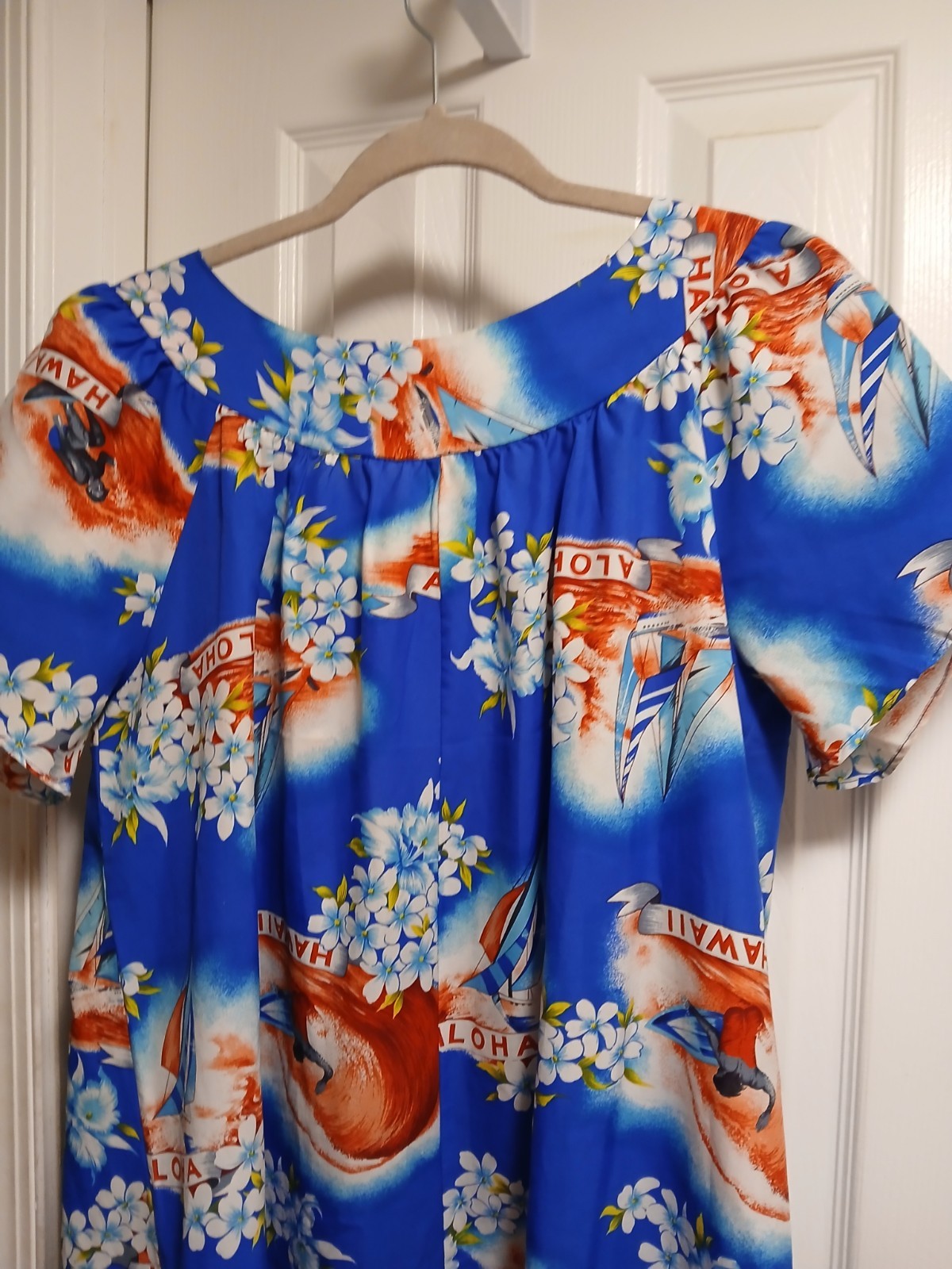 Hilo HATTIE vintage Hawaii Dress Surfers Flowers Colorful Sz.L