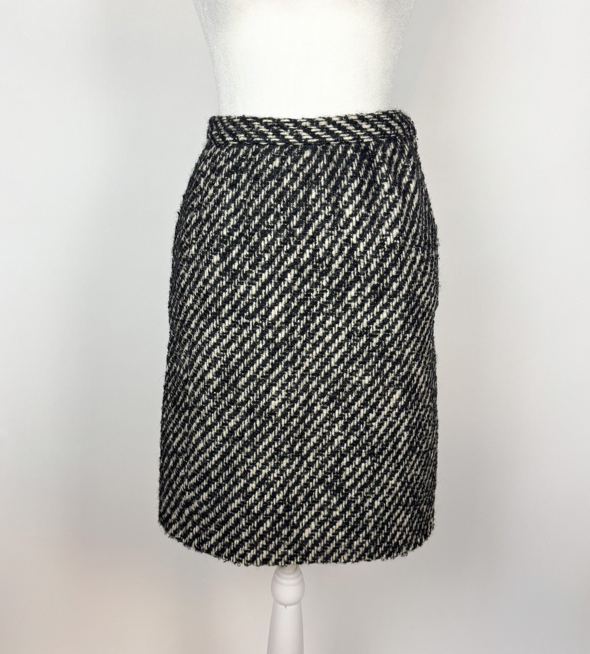 1960s Vintage Wool Tweed Chinchilla Fur Trim Jacket and Skirt Suit Set