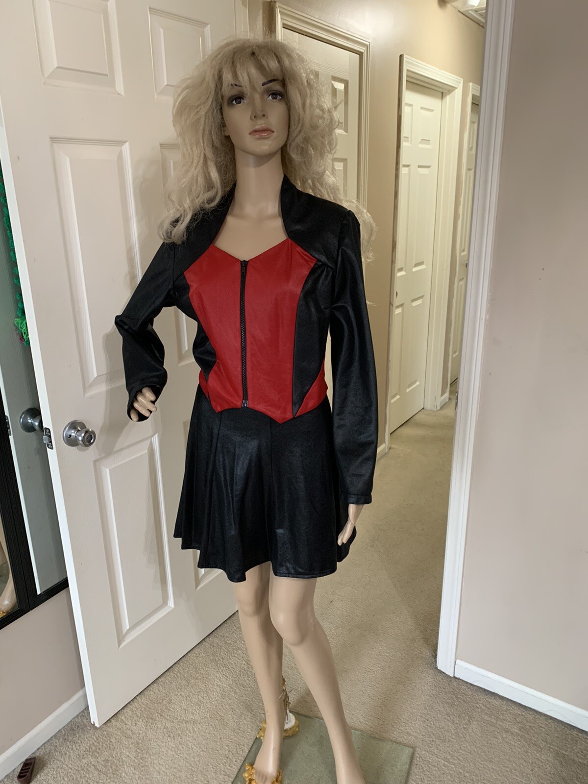 VTG 80’S M RED BLACK PLEATHER 2 PIECE MINI SKIRT AND BLAZER DRESSY SUIT BIKER