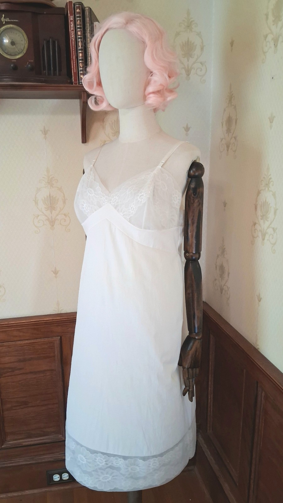 Vintage 1970s Vanity Fair White Lacy Romantic Cottagecore Coquette Slip Dress