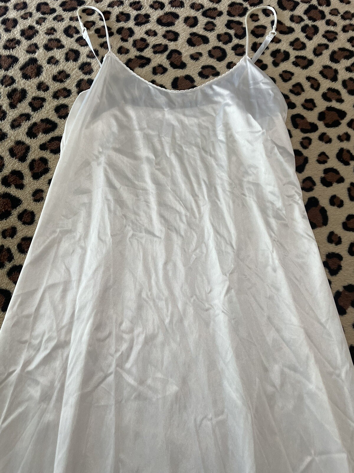 Vintage Full Slip SIZE 34-32”LARGE White 🤍lace nylon VASSARETTE classic 80s 90s