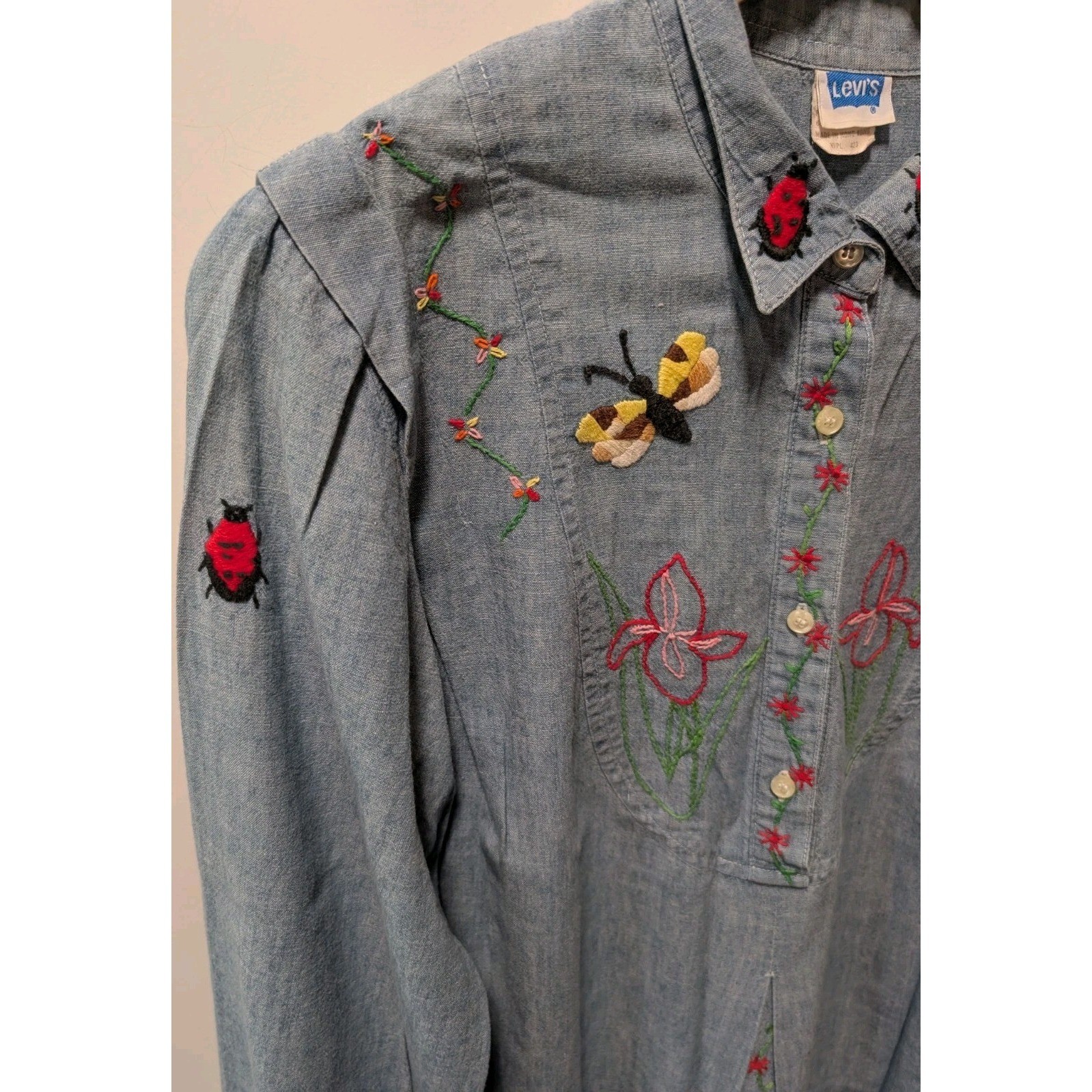 VTG 70s Levis M Chambray Blue Denim Tunic Top Embroidered Floral Insect Tropical