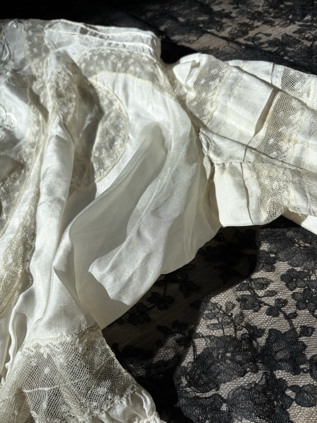 Antique Edwardian Silk Lace Dress Smocked Whitework Pigeon Breast 1900s 1890s