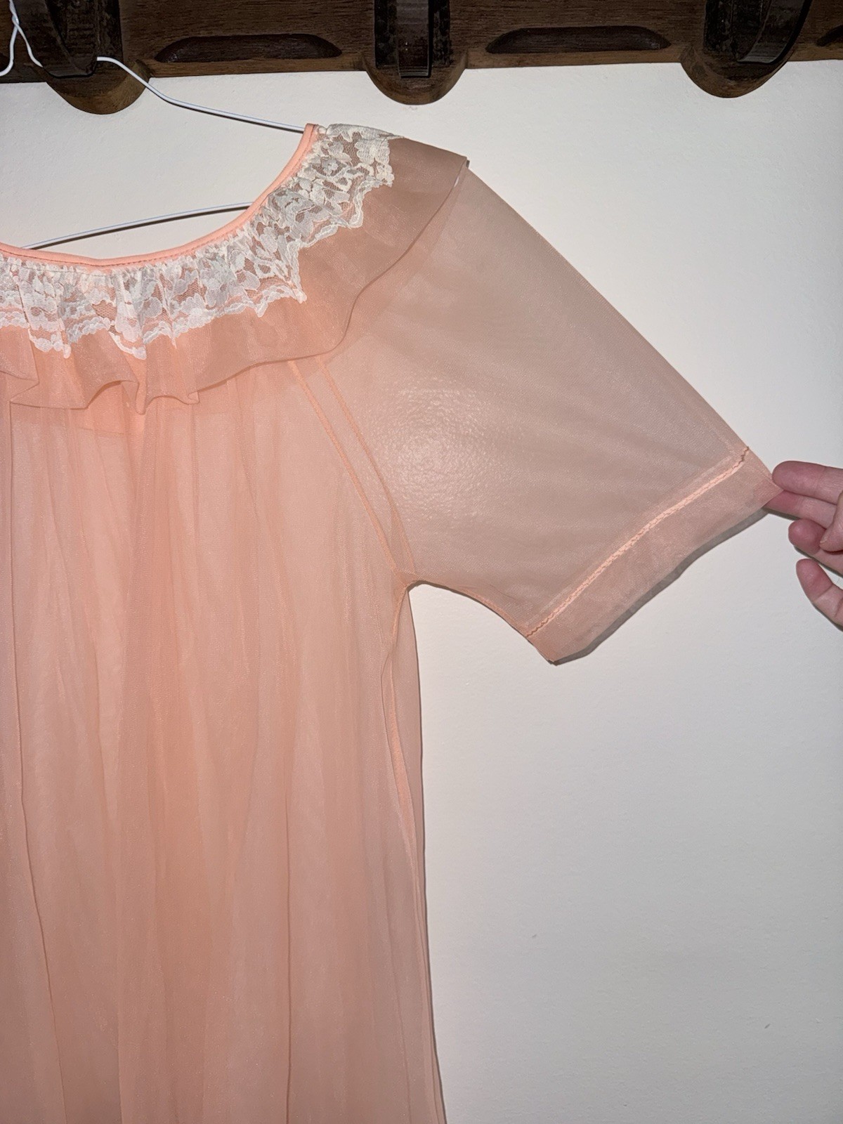 Vintage Sheer Peach Nylon Peignoir Lace Trim Short Nightgown M 50s 60s Glam