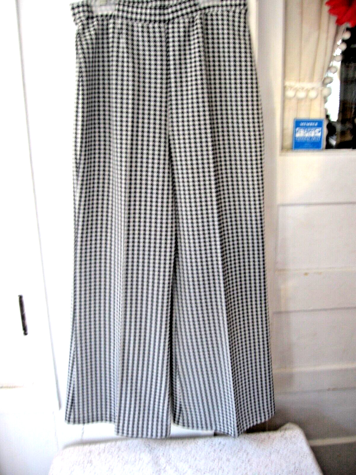 VINTAGE BLACK/WHITE HOUNDSTOOTH POLYESTER WIDELEG 12 „W BELL BOTTOM PANTS-TRISSI