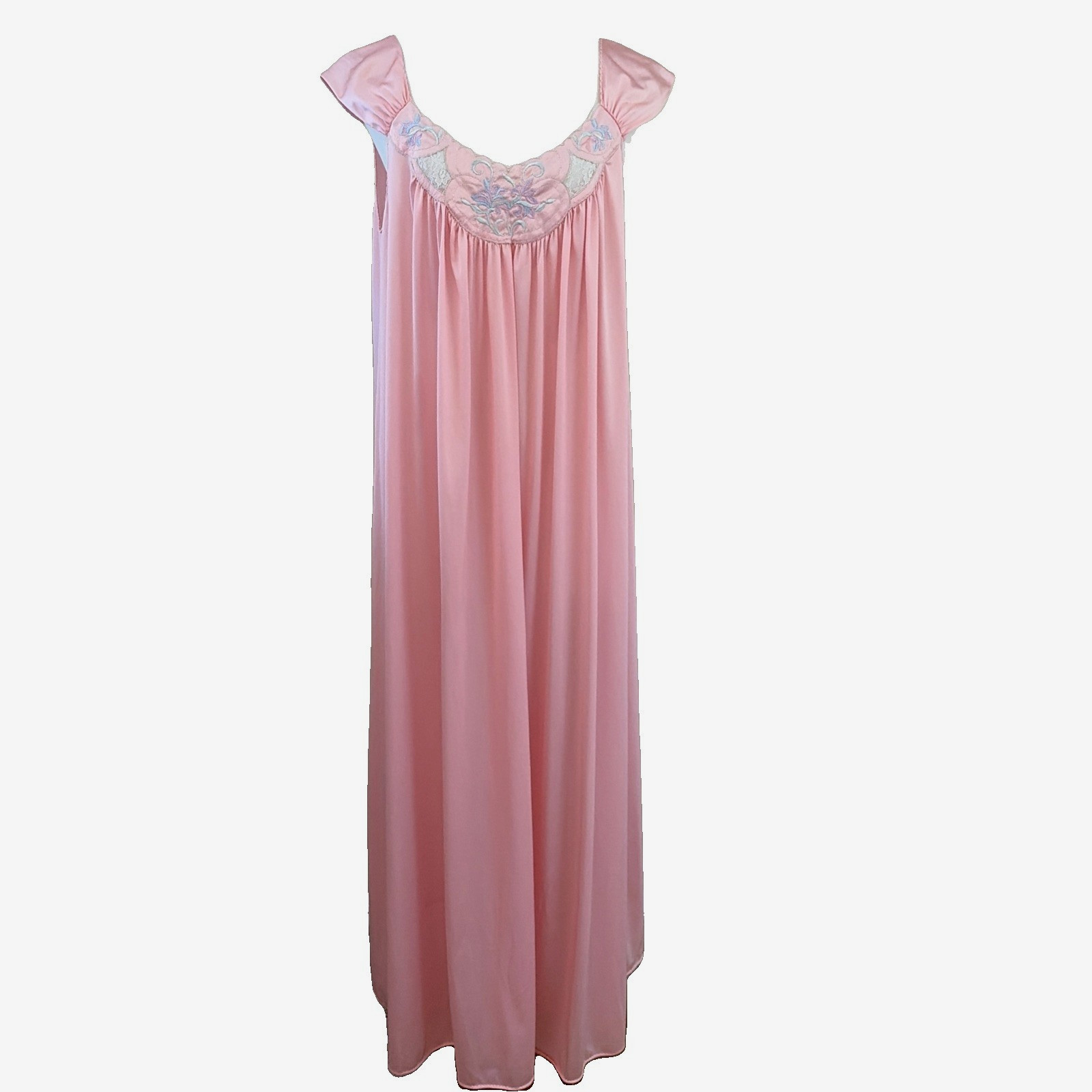 VTG 70’S Vanity Fair Embroidered Sweeping Gown Nightgown Size M Sweeping Skirt