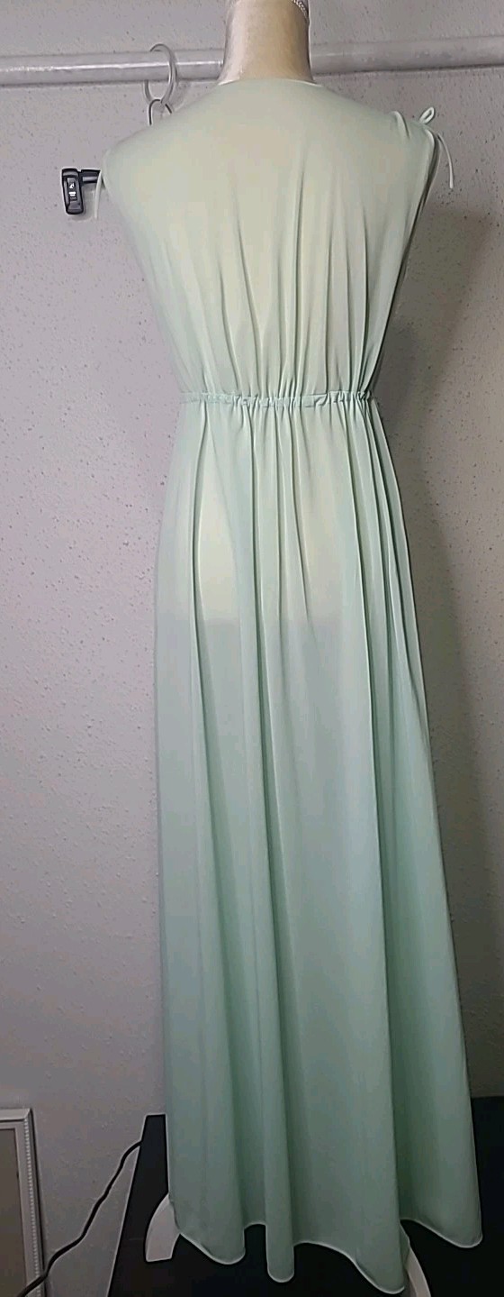 Vintage Vassarette 1970s Crepelon Sheer Nylon Slip Nightgown Long Maxi Pinup