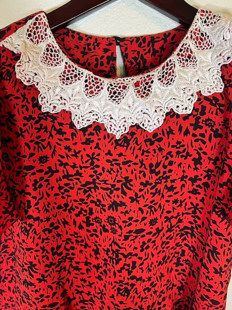 Vintage 1980s Prairie Revival Red Floral Lace Collar Midi Dress Basic Theater Pc