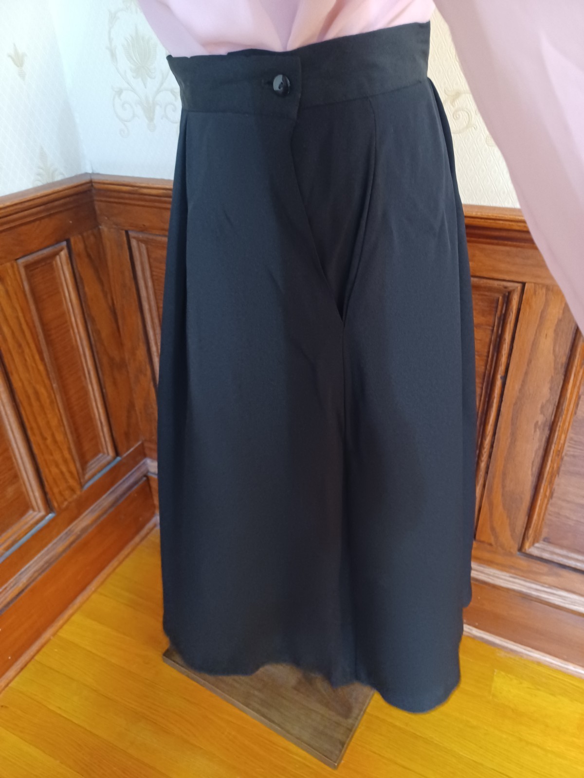 Vintage 1980s Casablanca Black High Waist Flowy Classic Academia Midi Skirt