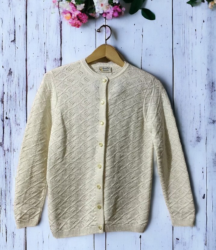Vintage Cardigan Sweater Bee by Banff Womens Sz M Button Up Top Diamond Knit 70s