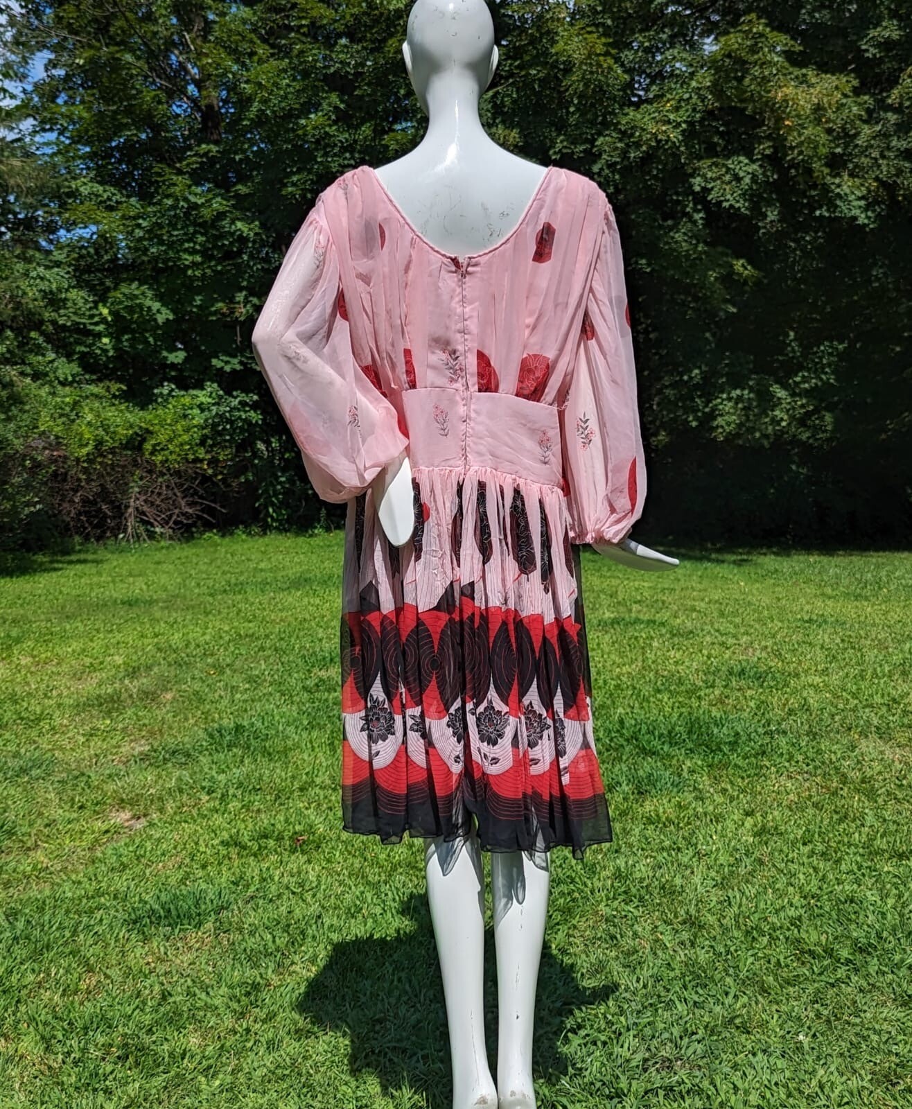 VINTAGE 1970’S POLY CHIFFON PRINT DRESS W PUFF SLEEVES + FULL SKIRT