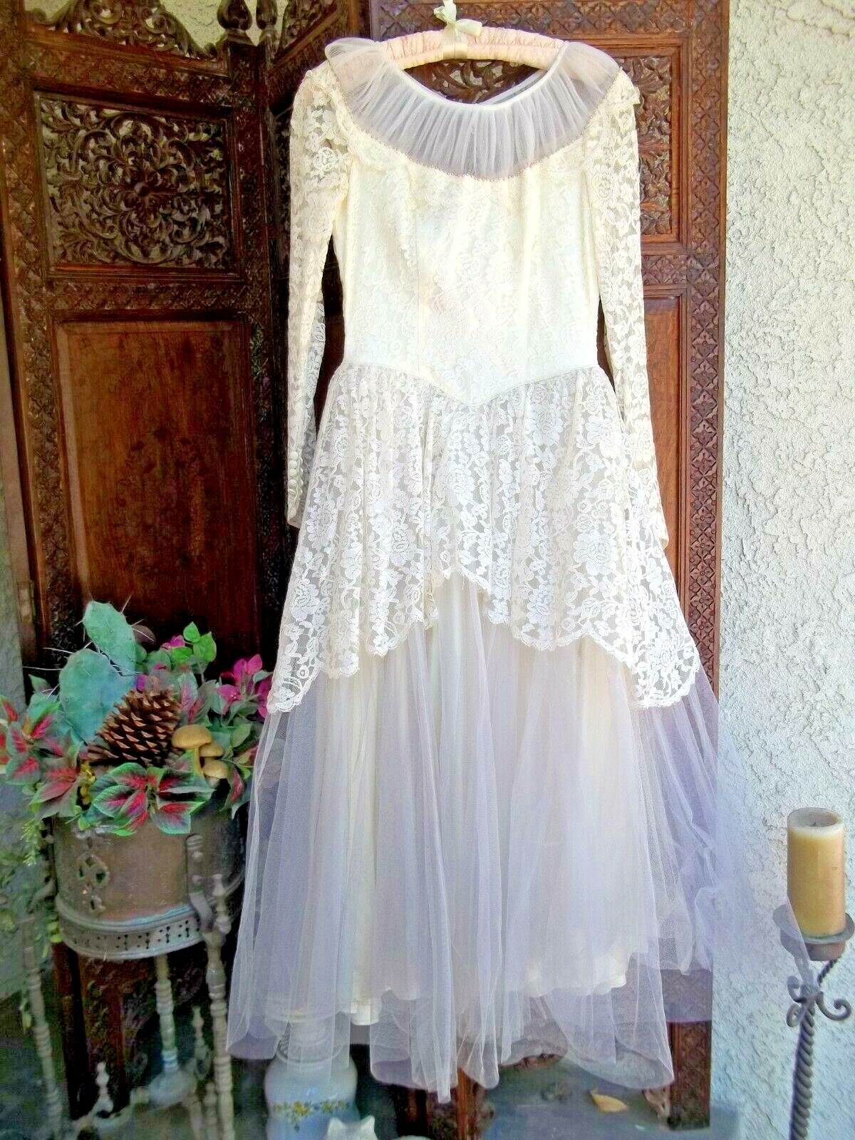 Vintage 50’s Tulle and Lace Ivory cupcake silhouette Wedding Gown Sz Small 36-37
