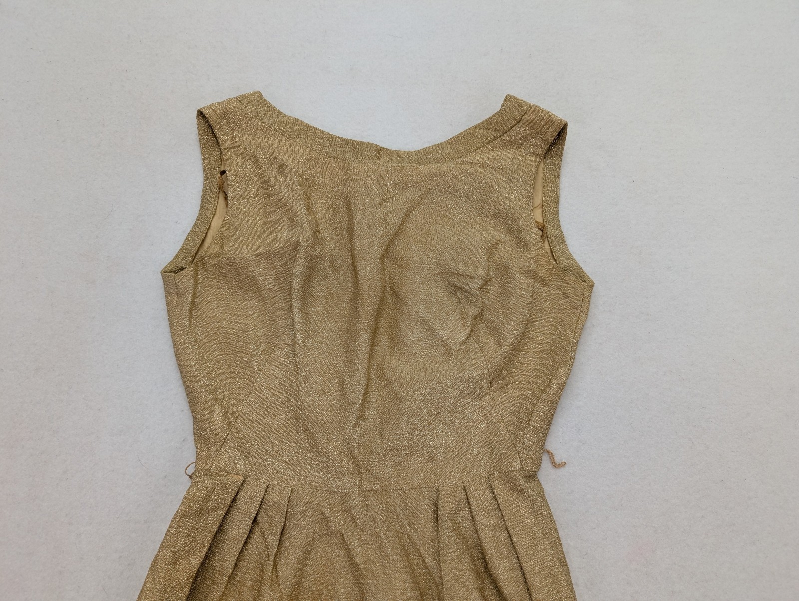 Vintage Women’s Dress Size S Metallic Gold Shimmer Party Cocktail Wiggle Sheath
