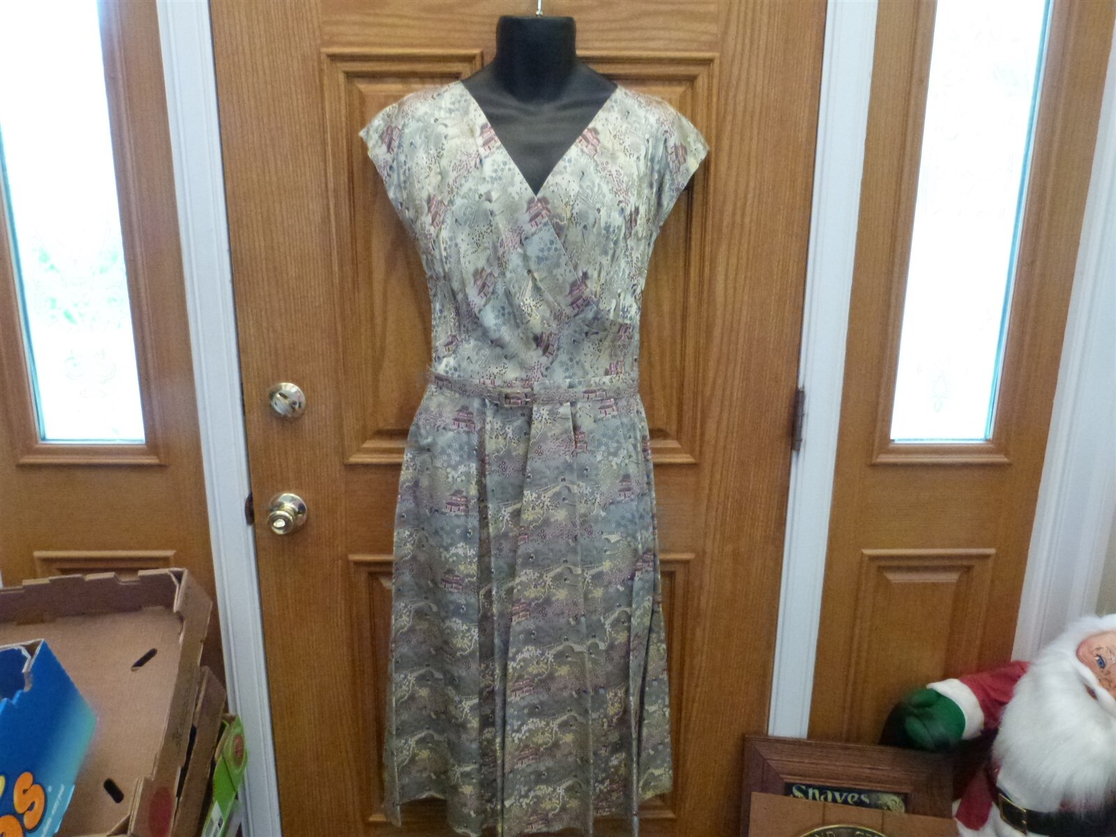 Lovely Vintage 1950s Vintage Asian brocade sleeveless dress homemade pagoda M/L