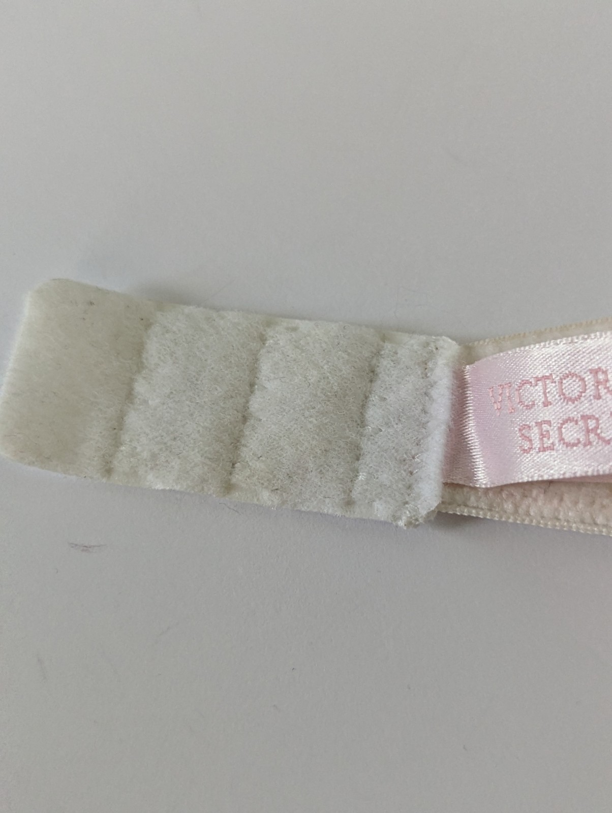 Vintage Victorias Secret Second Skin Satin Bra Miracle White Bow 34C 2002