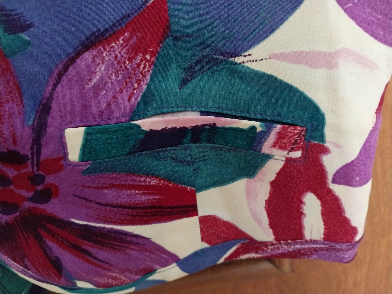 Gorgeous Vintage Colorful Vest,Karen Kane Size M,Excellent Condition