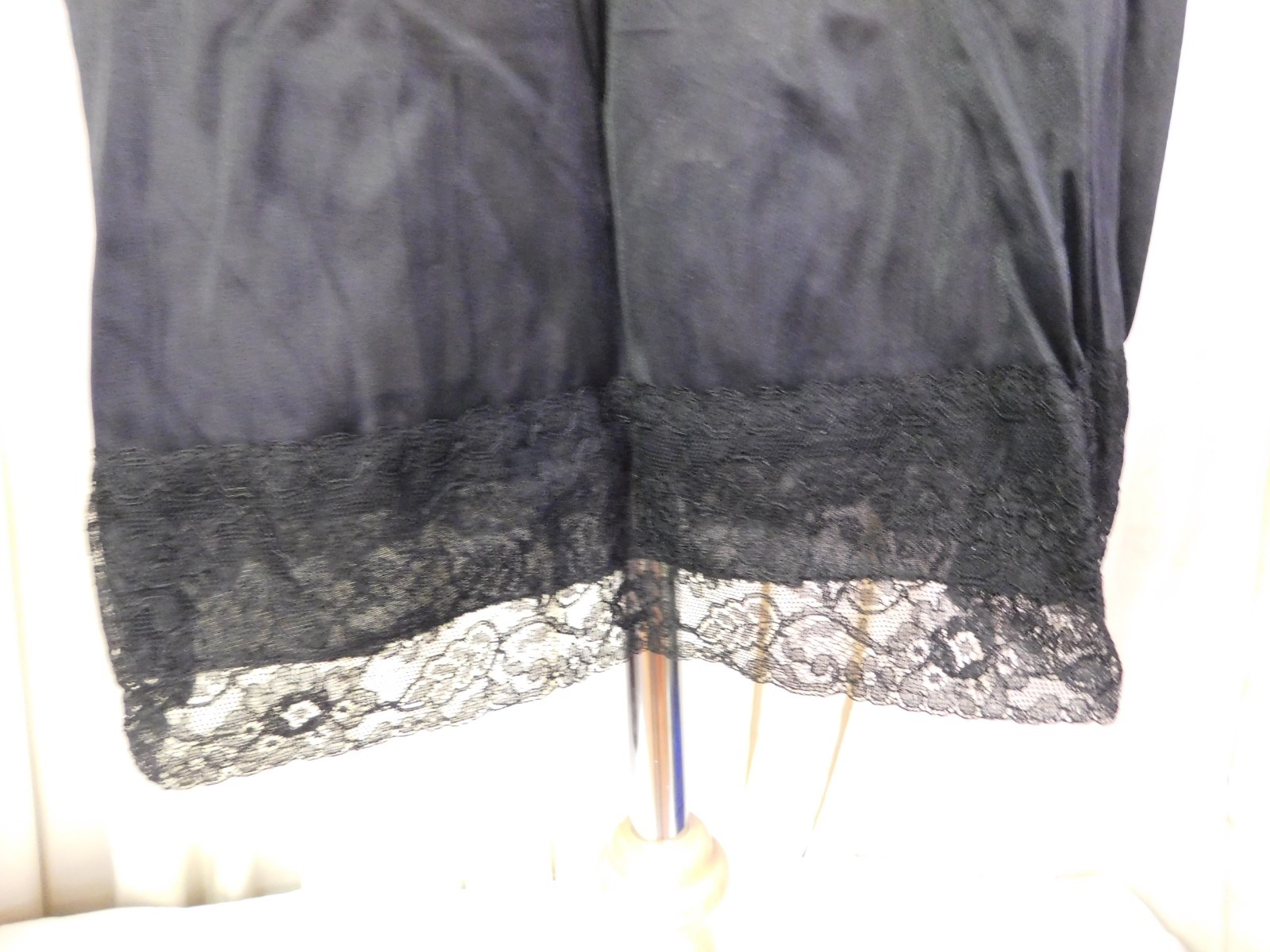 Vintage MISS YOUTH FORMS Silky Lacey Full Slip Black Size 34 29″ Waist