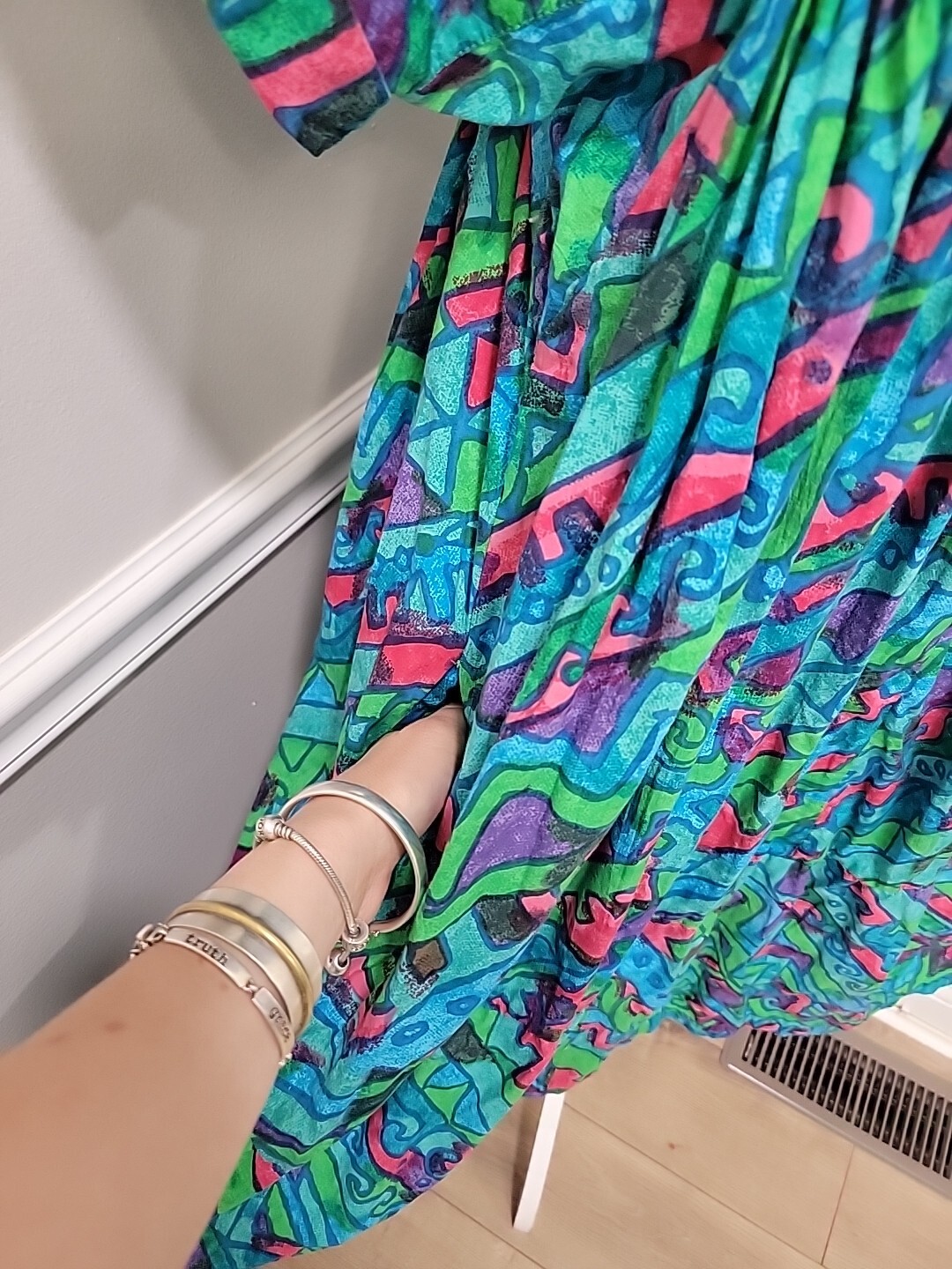 Vintage Psychedelic Tropical Hawaiian Ruffled Hem Mumu Dress—Size S/M