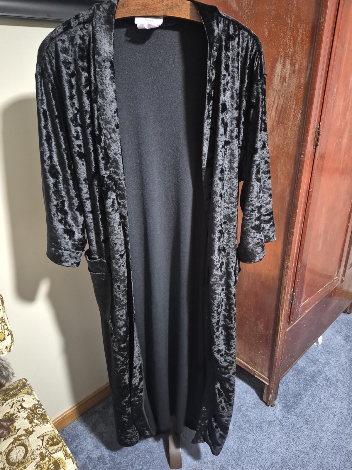 Jasmine Rose Black Velvet Style Robe Size Small