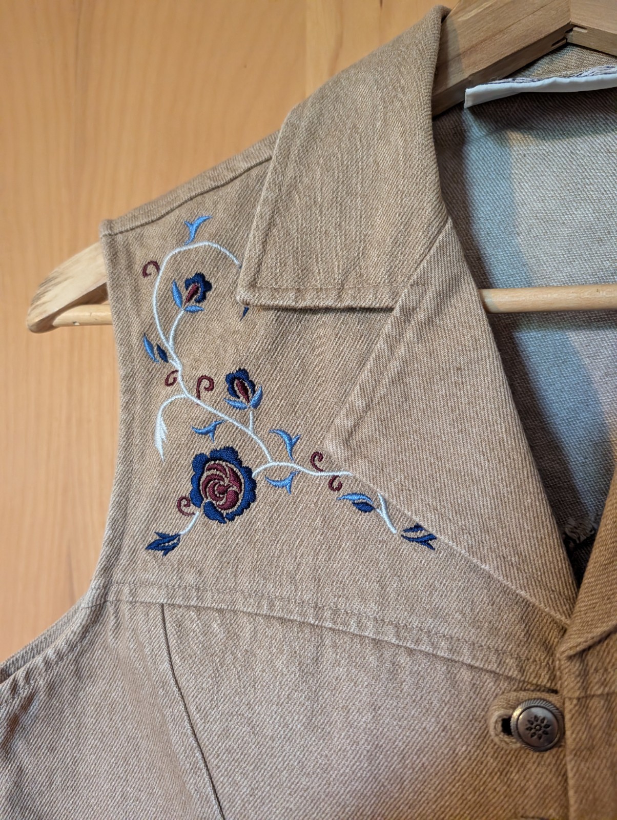 Wrangler Western Wear VTG 90s Women’s Size M Floral Embroidered Beige Vest