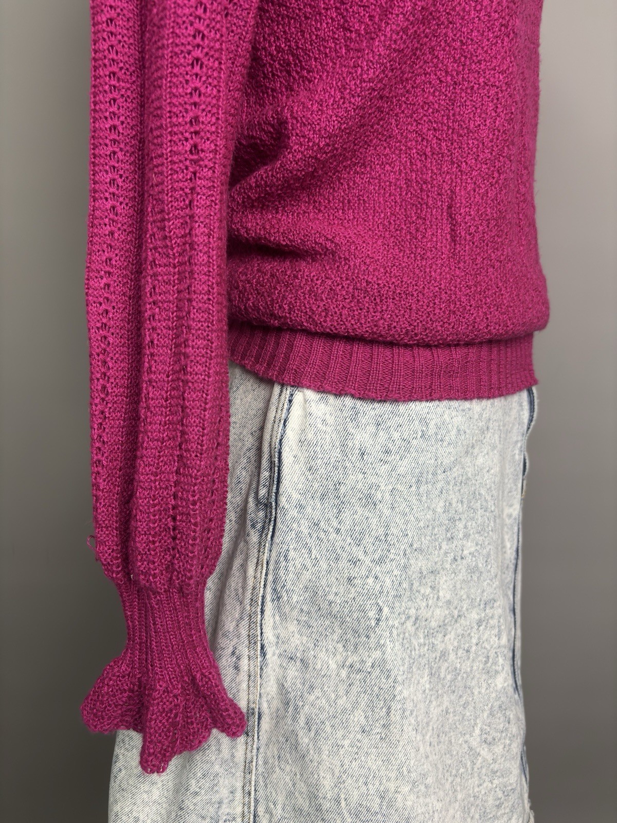 Vintage Magenta Pink Ruffle Collar Textured 70s 80s Sweater Top