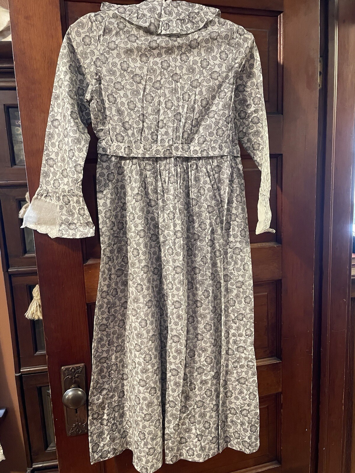 Incredible Early 1900s Cotton Calico Floral Day Dress Gray Lace