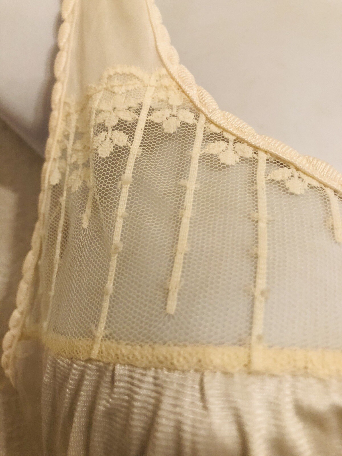 VTG Keynote Long Ivory Nightgown Made In UK Sheer Nylon Mesh Lace US S UK 10-12