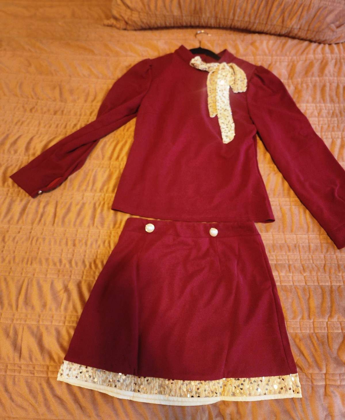 Women’s Vintage Burgundy and Gold Skirt Set Size Small