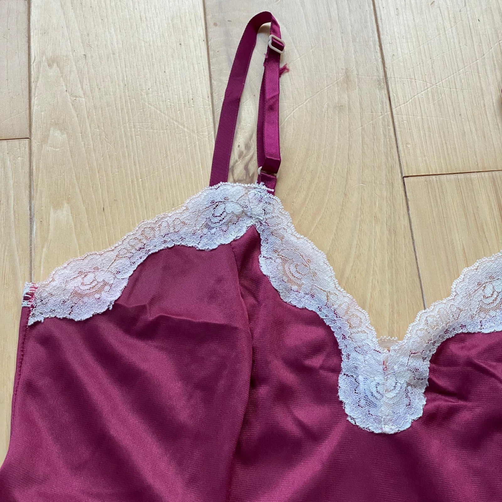 VTG Feminine Romantic Coquette Red Lace Trim Cami Tank Dainty Chic ILGWU – Small