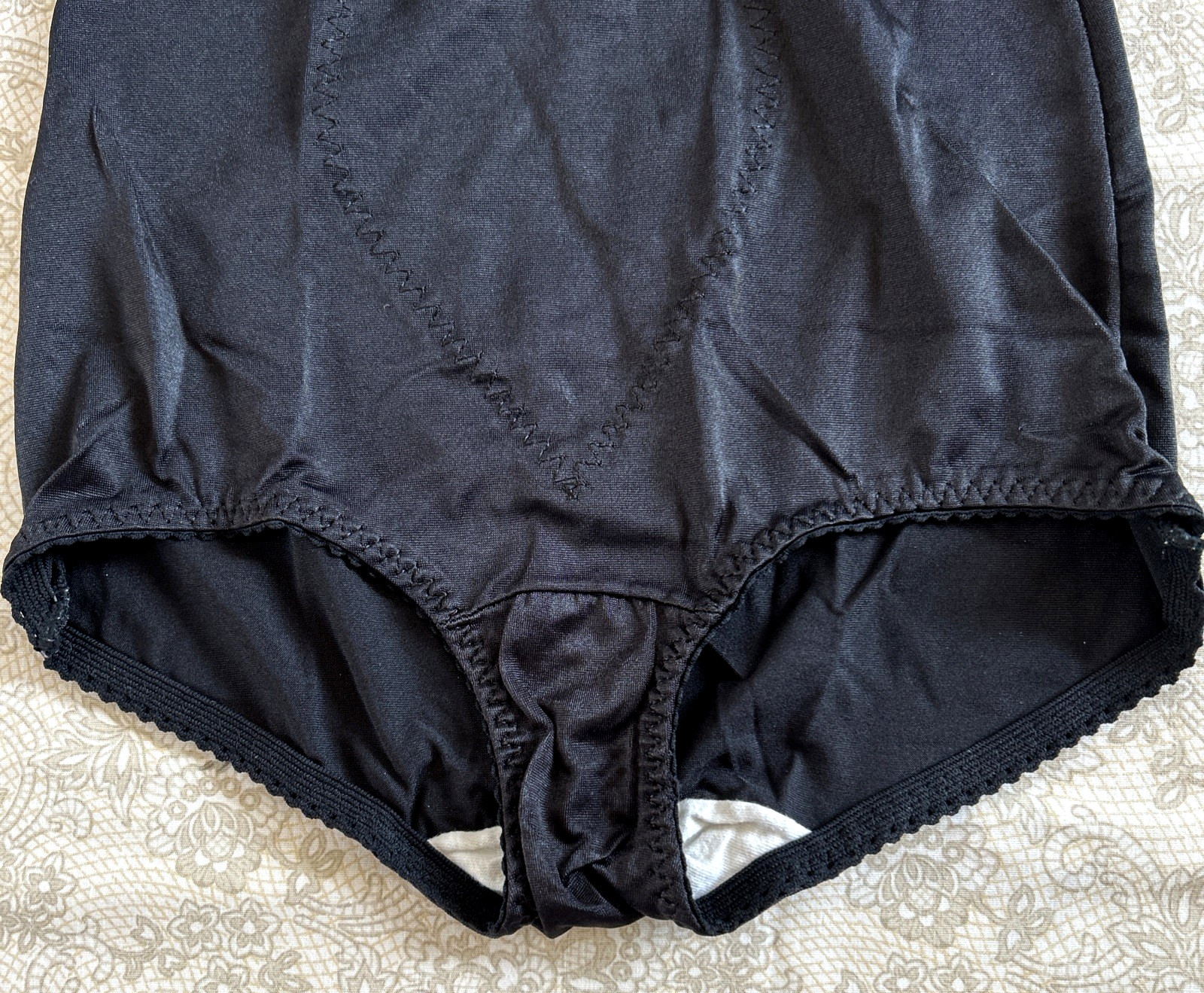 JC Penney Soft Skins Shapewear Light Control Black Panties Briefs Size Med NWOT