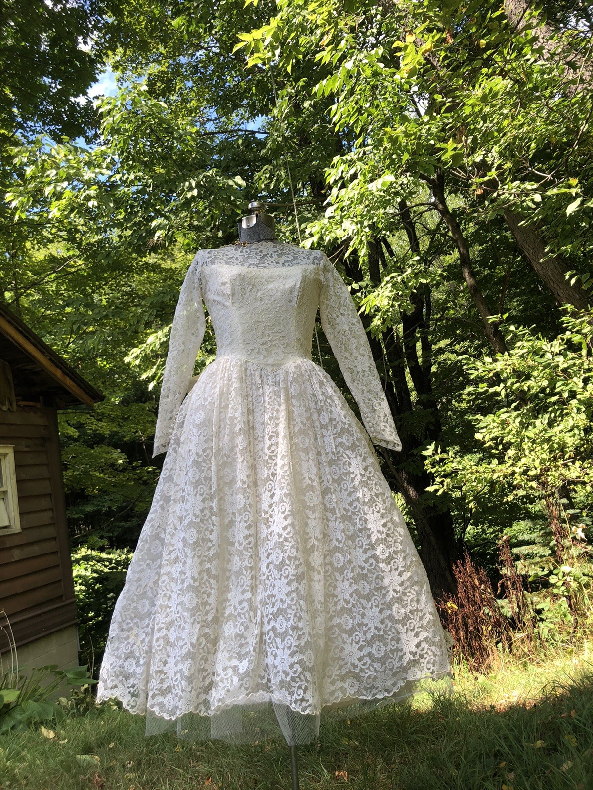 Vintage 1950’s Lace Tiered Back Lace DRESS WEDDING GOWN Dreamy 32-24-66
